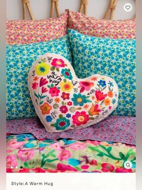 NWOT NATURAL LIFE A Warm Hug Weighted Heart Soft Fussy Pillow